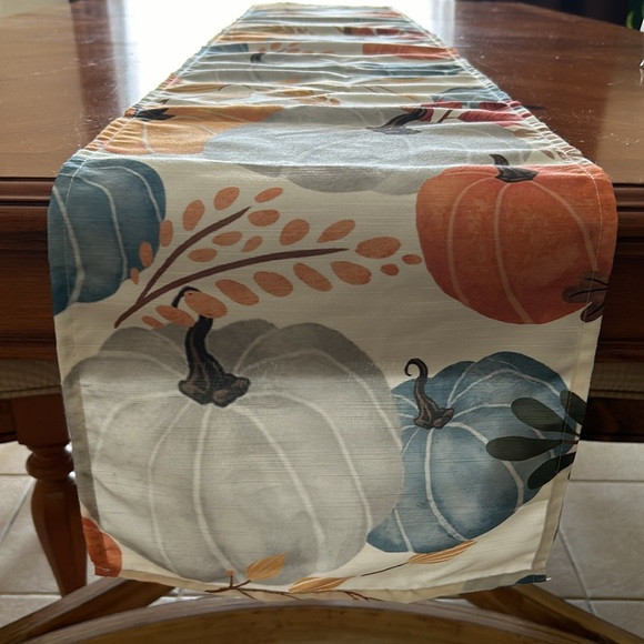 Pumpkin Table Runner - Picture 1 of 3